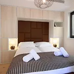 Modena Maris-heated Pool-grill-relax-jacuzzi أوباتيا