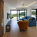 Modena Maris-heated Pool-grill-relax-jacuzzi Daire