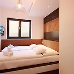 Daire Modena Maris-heated Pool-grill-relax-jacuzzi Opatija
