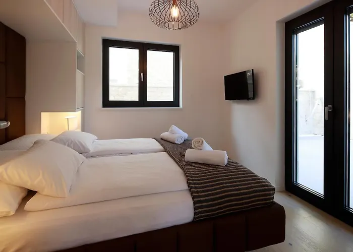 Modena Maris-heated Pool-grill-relax-jacuzzi Lejlighed