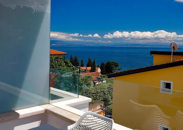 Modena Maris-heated Pool-grill-relax-jacuzzi * Opatija
