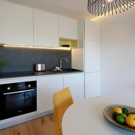 Modena Maris-heated Pool-grill-relax-jacuzzi * Ičići