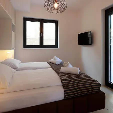 Modena Maris-heated Pool-grill-relax-jacuzzi Apartman