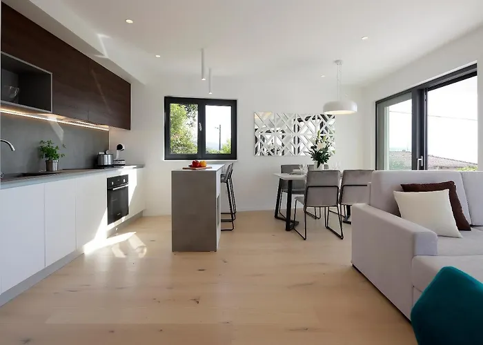 Modena Maris-heated Pool-grill-relax-jacuzzi * Οπατία