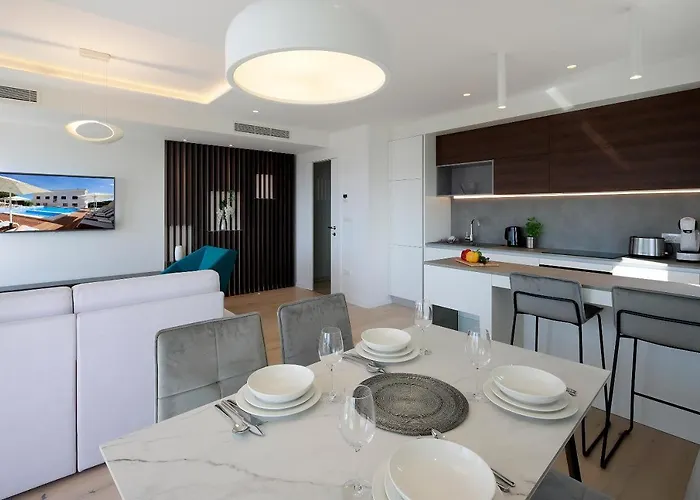 Διαμέρισμα Modena Maris-heated Pool-grill-relax-jacuzzi Οπατία