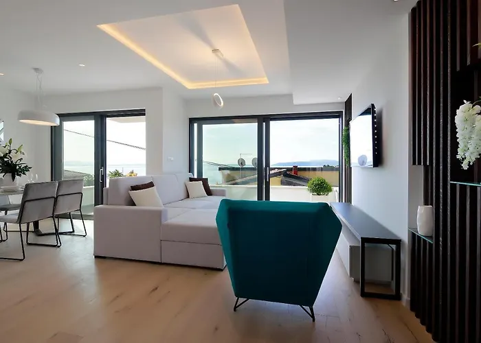 Modena Maris-heated Pool-grill-relax-jacuzzi Opatija