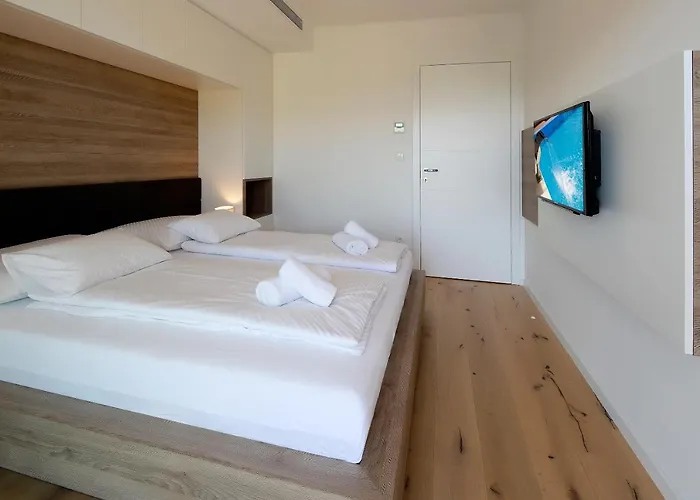 Modena Maris-heated Pool-grill-relax-jacuzzi Διαμέρισμα