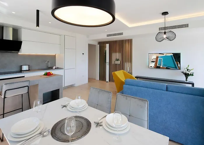 Modena Maris-heated Pool-grill-relax-jacuzzi Apartment