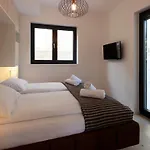Modena Maris-heated Pool-grill-relax-jacuzzi Apartmán